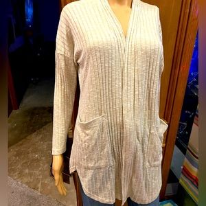 Bobeau Light tan/cream soft light weight cardigan sweater